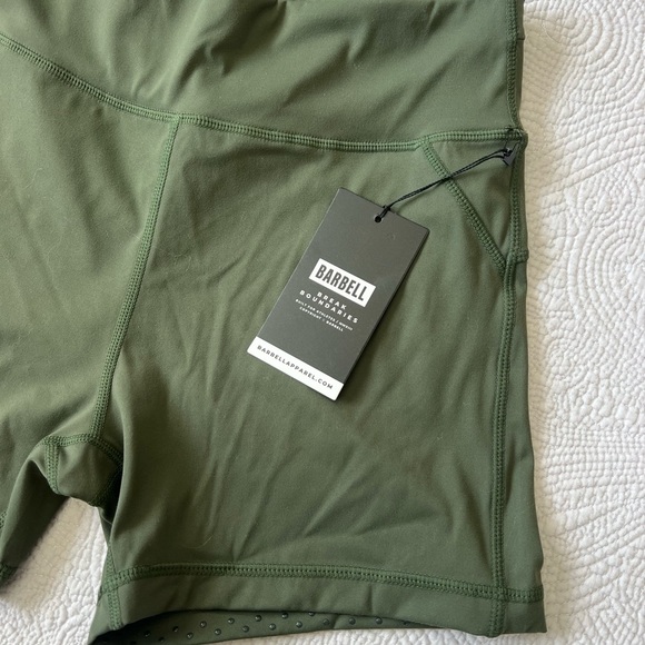 Barbell STAYPUT SHORTS IN RIFLE Size Medium 4.5” Inseam running workout - Picture 3 of 10